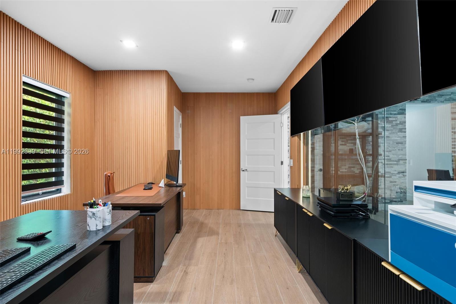 TAMIAMI PLACE PLAN NO 3 - Residential