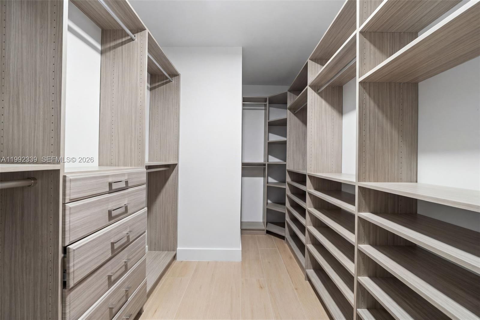 TAMIAMI PLACE PLAN NO 3 - Residential