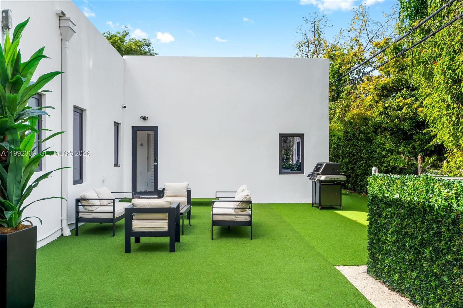 TAMIAMI PLACE PLAN NO 3 - Residential