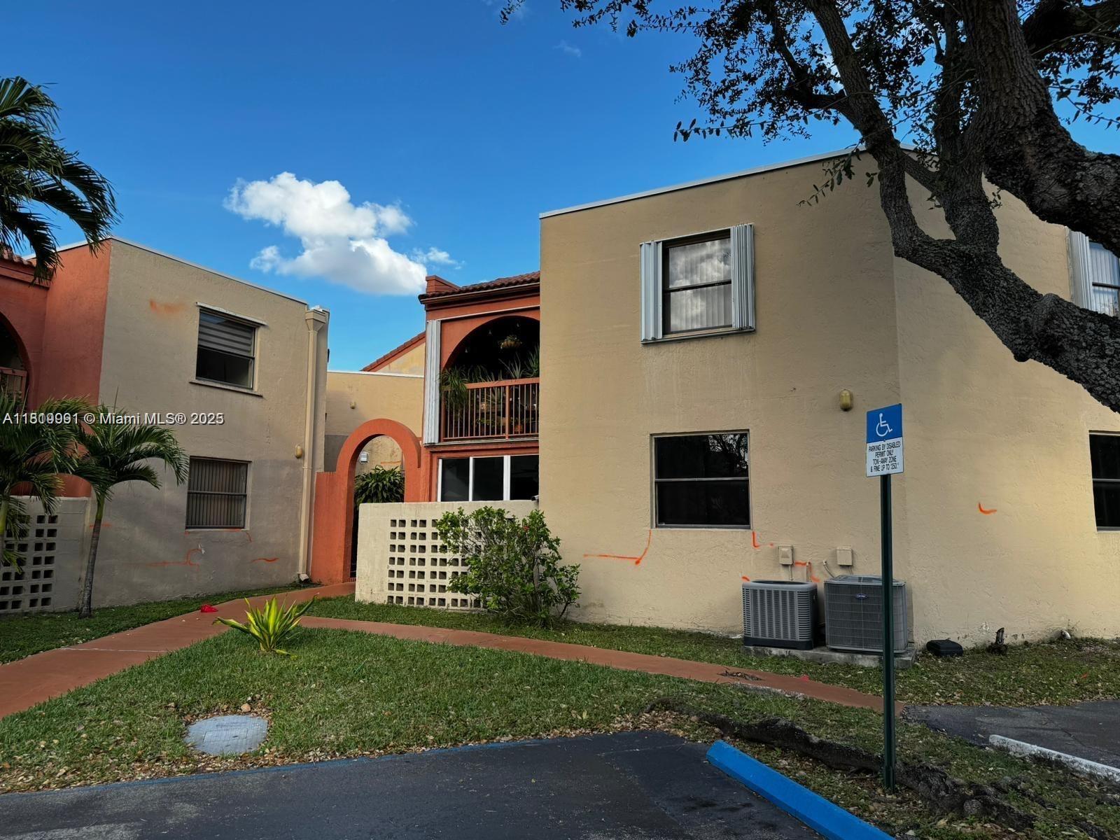 10257 Nw 9th St Cir 102-10, Miami, Broward County, Florida - 2 Bedrooms  
2 Bathrooms - 