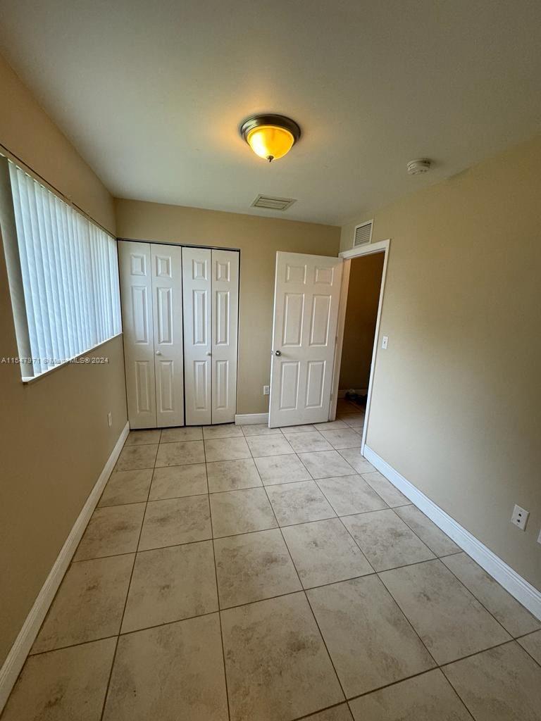 TOWN PARK PLAZA NORTH CON - Residential