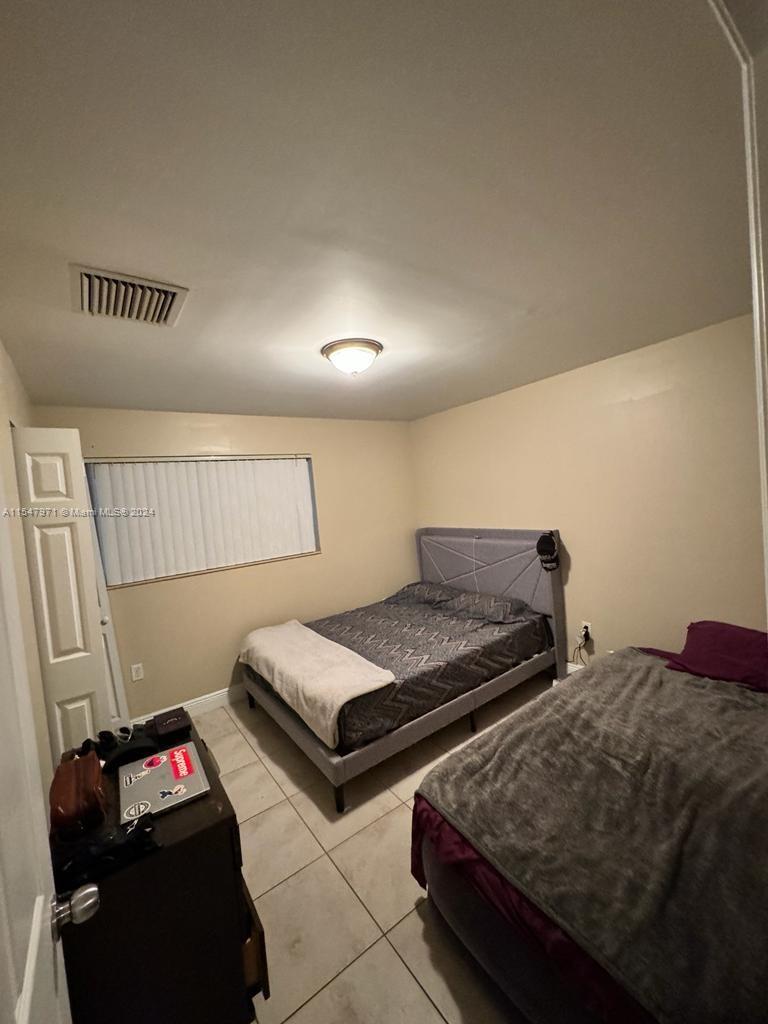 TOWN PARK PLAZA NORTH CON - Residential