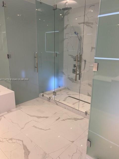 PRIVE CONDO - Residential