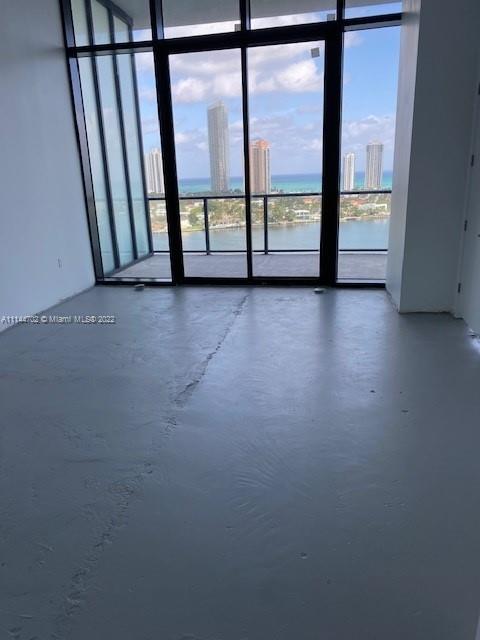 PRIVE CONDO - Residential