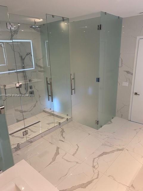 PRIVE CONDO - Residential