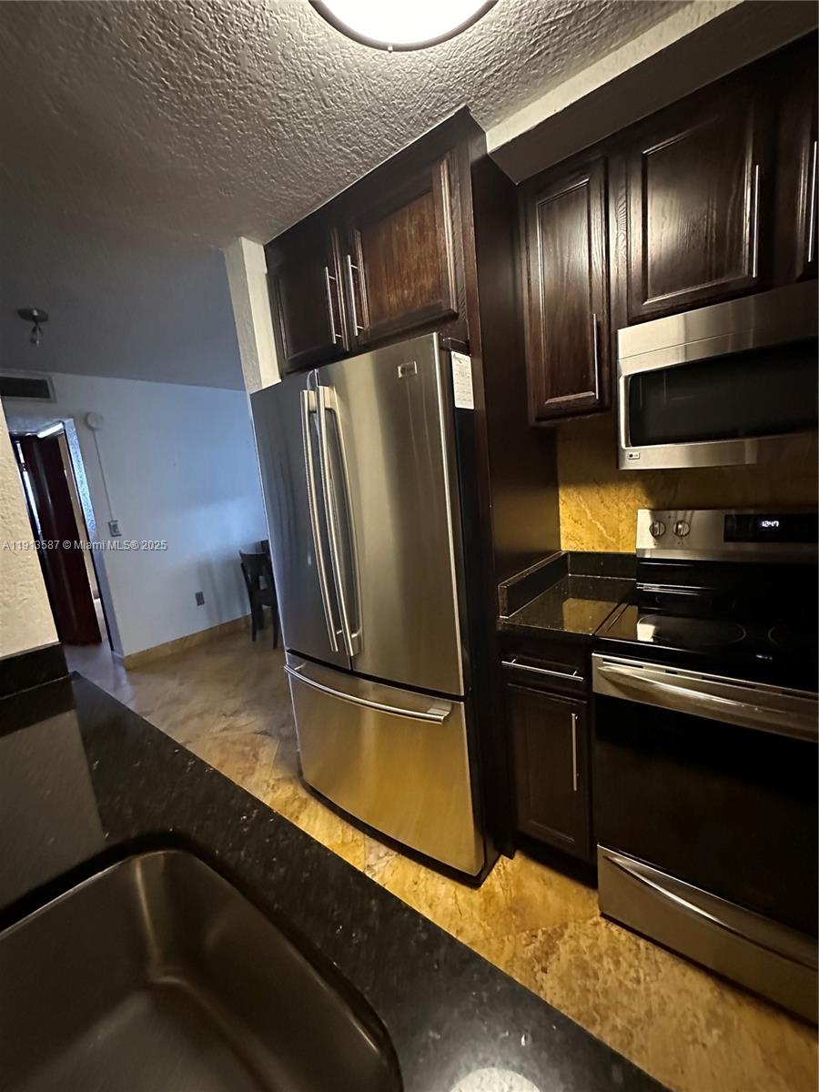 GROVE GARDENS CONDO - Residential Lease