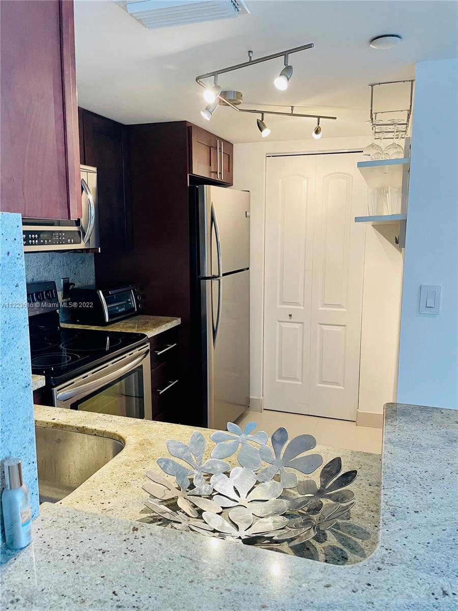 ISOLA CONDO - Residential Lease