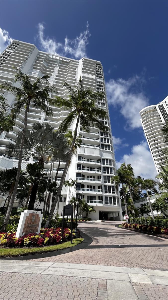 ATLANTIC II AT THE POINT - Residential Lease