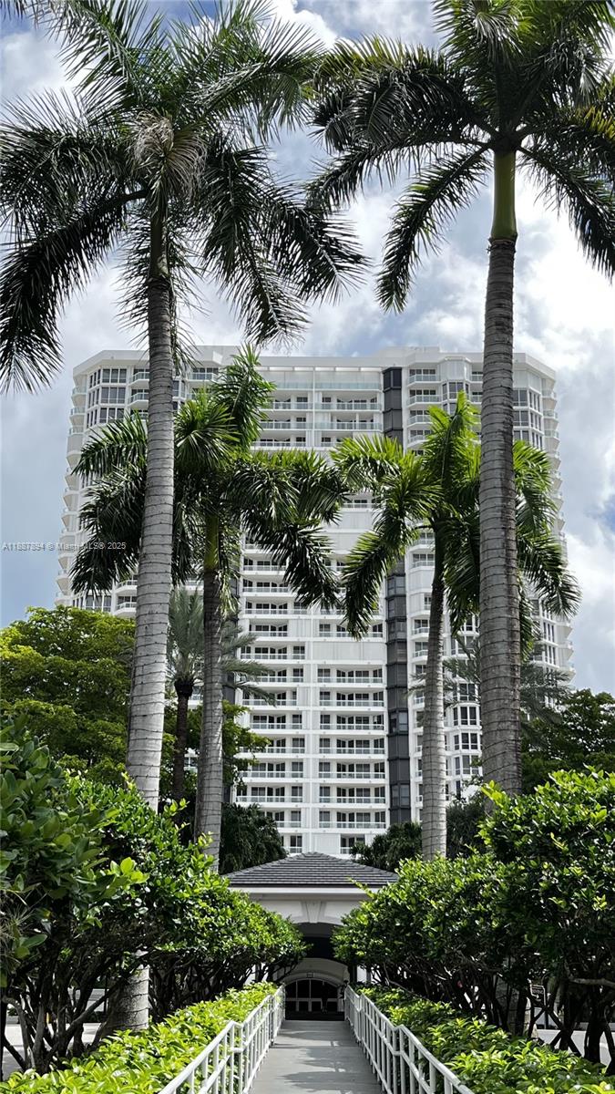 ATLANTIC II AT THE POINT - Residential Lease