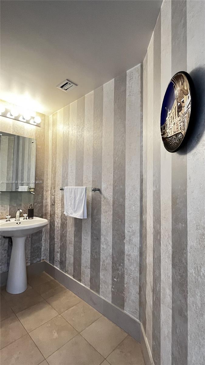 ATLANTIC II AT THE POINT - Residential Lease