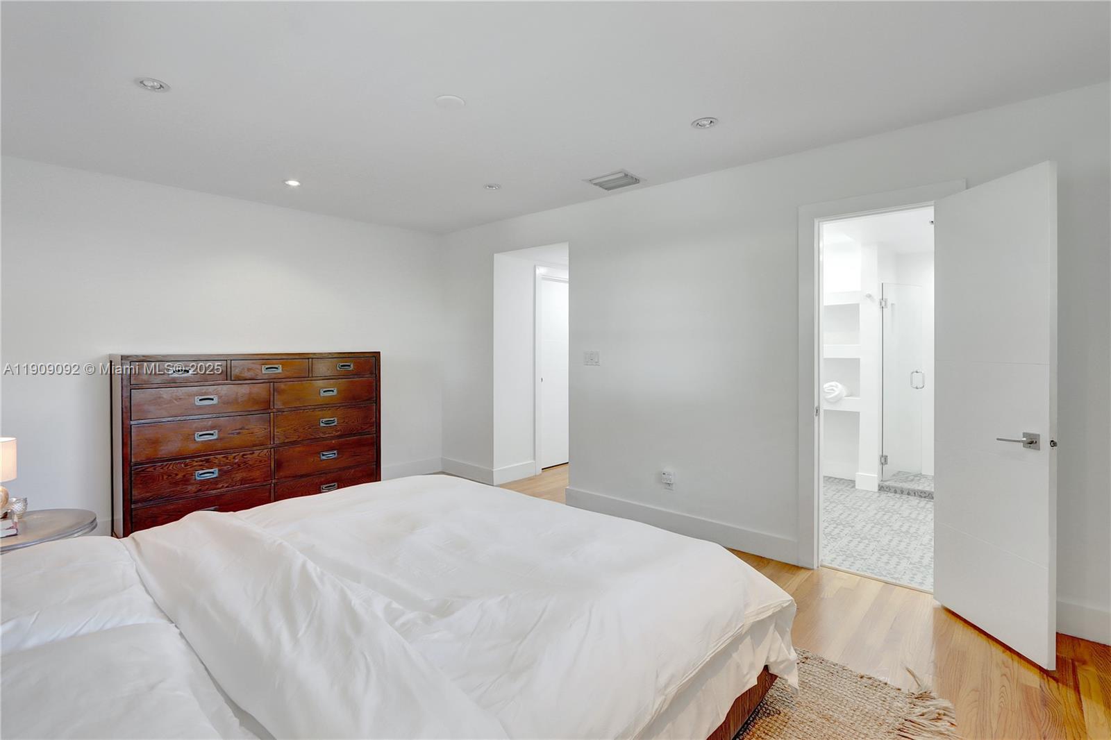 WATERSEDGE - Residential Lease