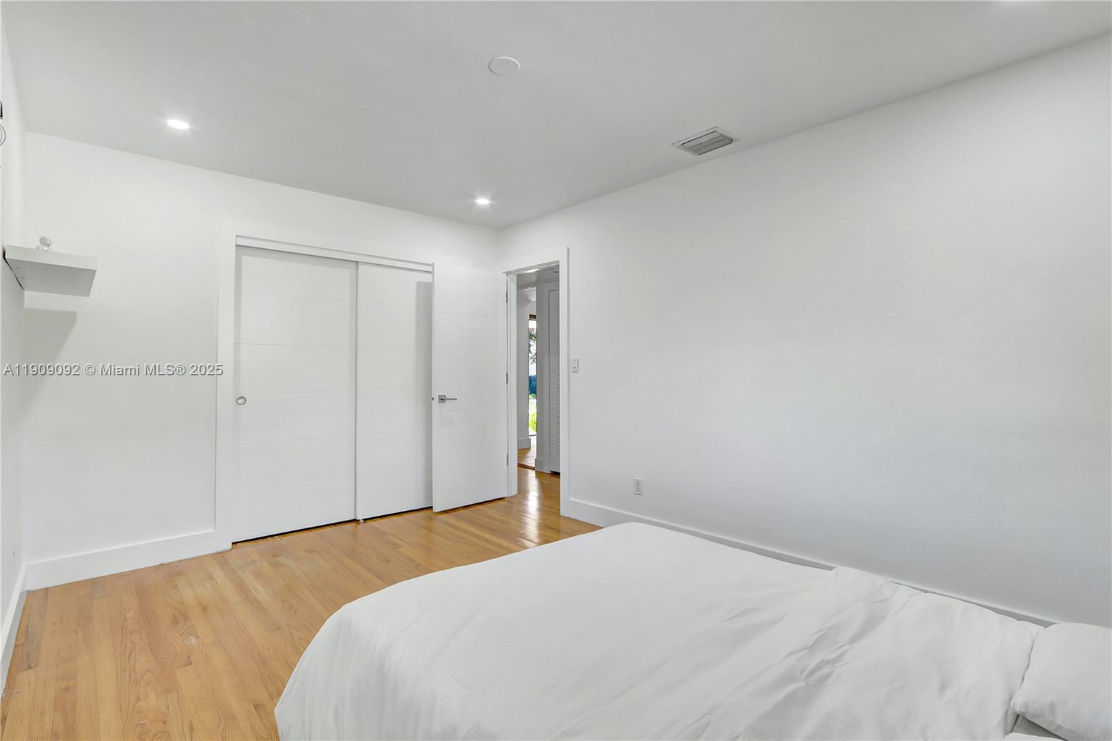 WATERSEDGE - Residential Lease