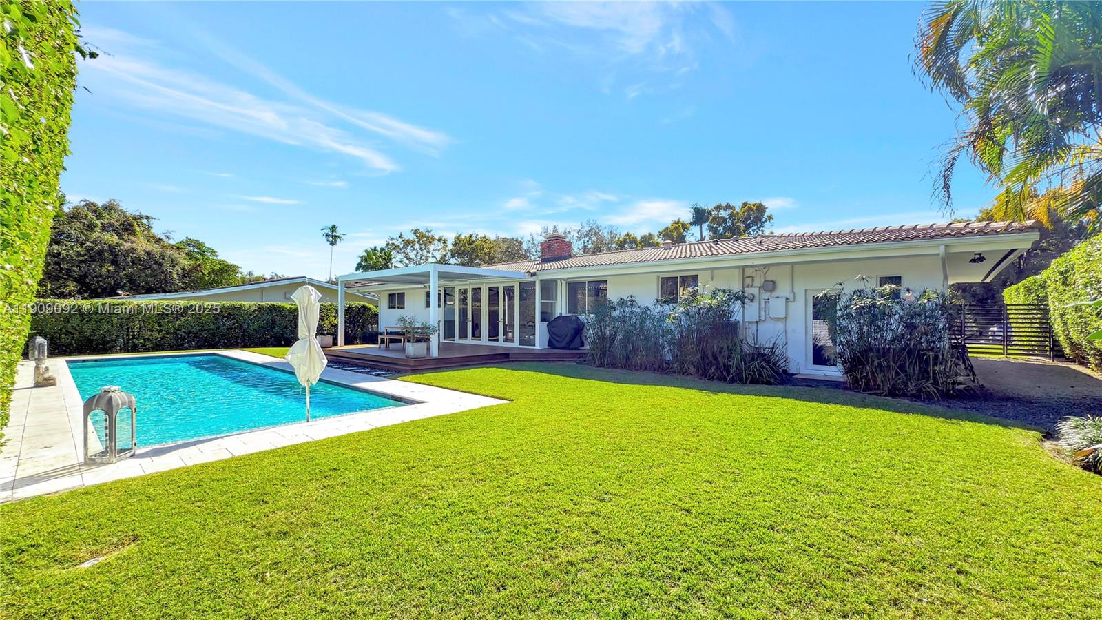 WATERSEDGE - Residential Lease