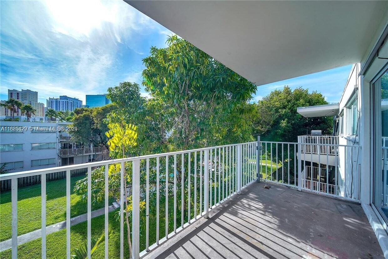 7737 SW 88th St C314