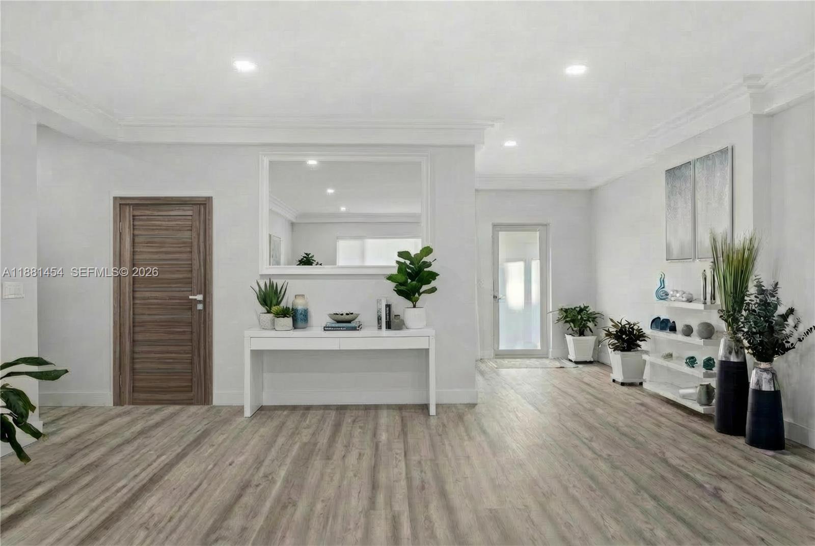 HOLLYWOOD LAKES SECTION - Residential