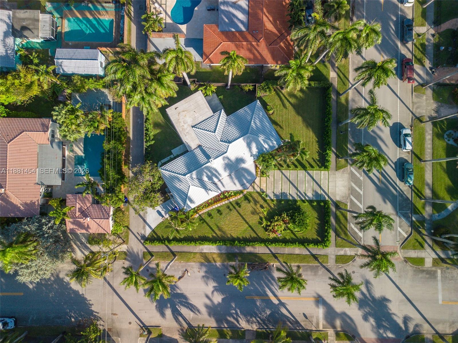 HOLLYWOOD LAKES SECTION - Residential