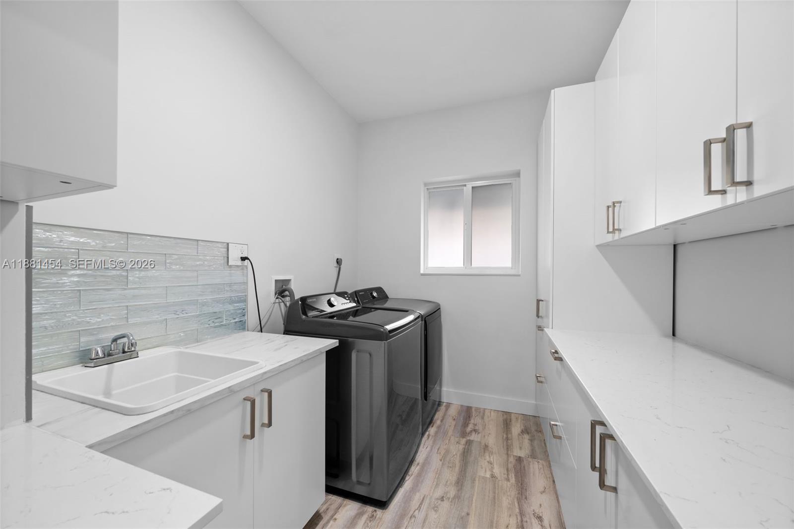 HOLLYWOOD LAKES SECTION - Residential