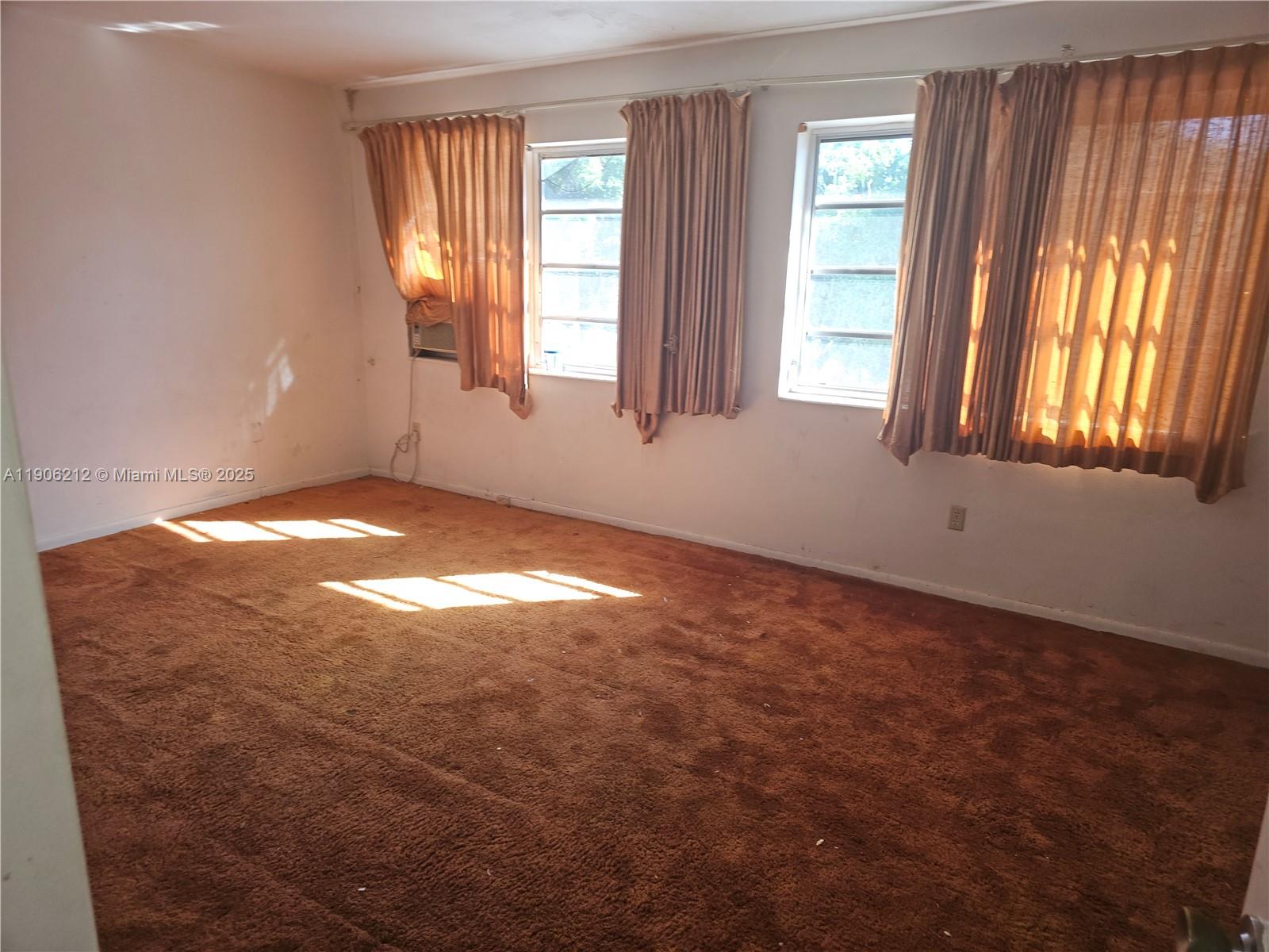 LAKE ROYAL EAST 2ND ADDN - Residential