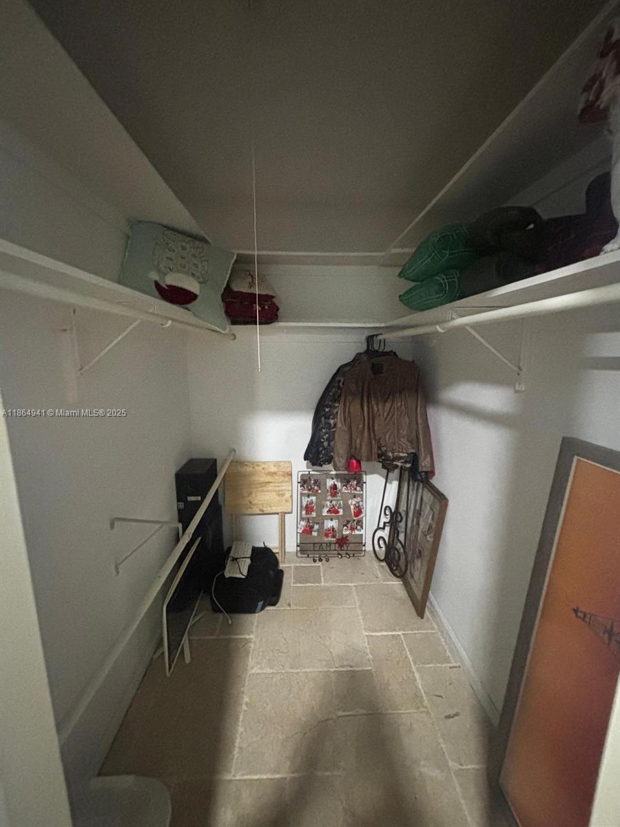 VENETIAN ISLES 3RD SEC - Residential