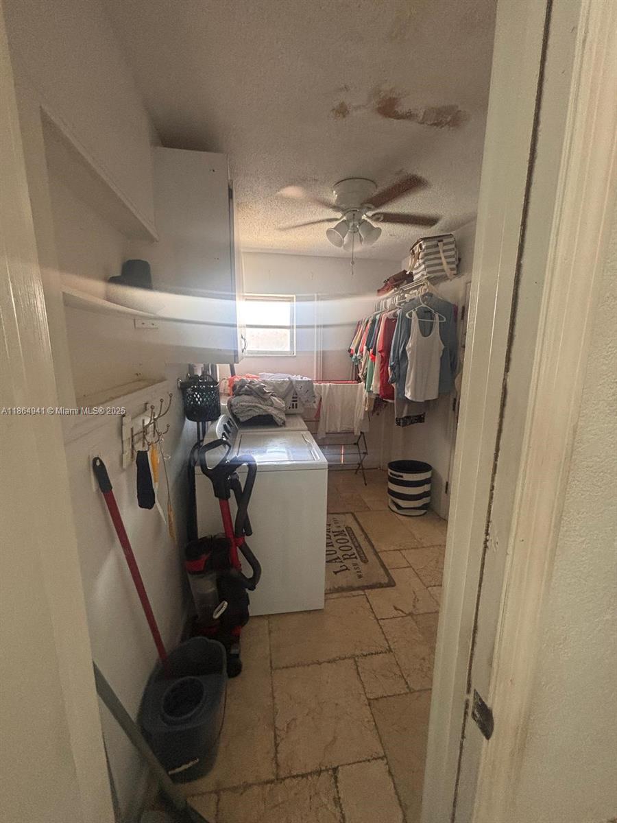 VENETIAN ISLES 3RD SEC - Residential