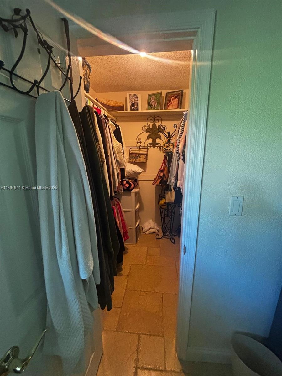 VENETIAN ISLES 3RD SEC - Residential