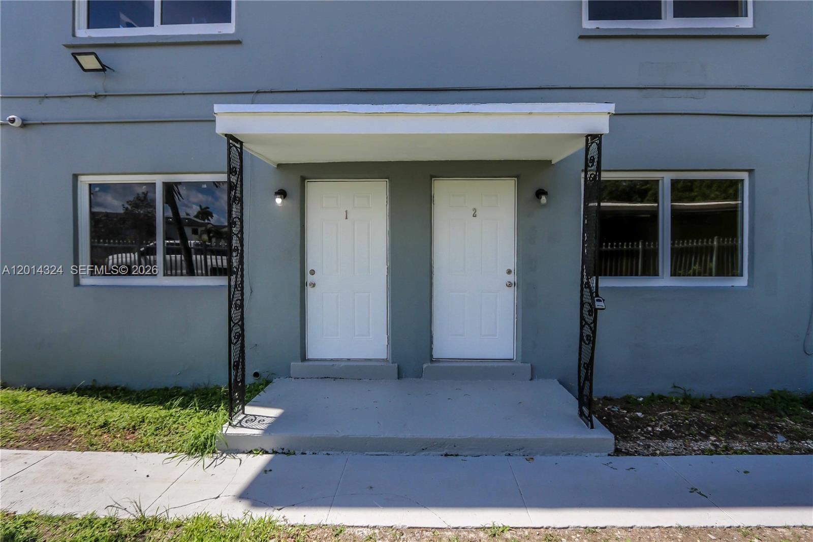 CORAL BAY MANOR - Residential Income