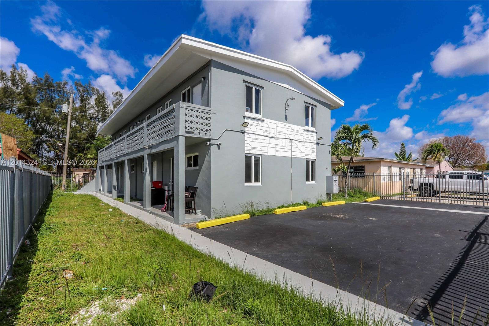 CORAL BAY MANOR - Residential Income