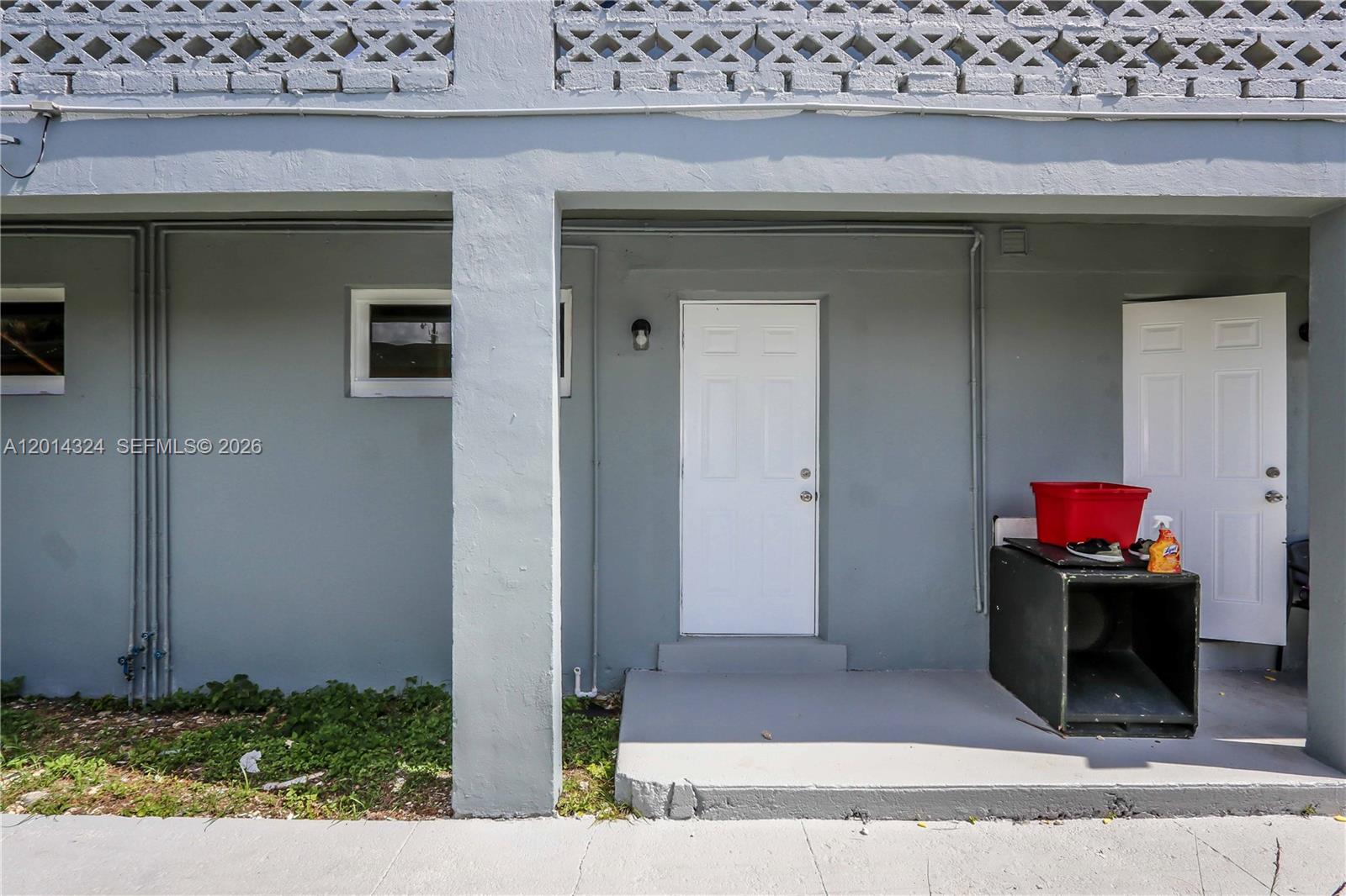 CORAL BAY MANOR - Residential Income