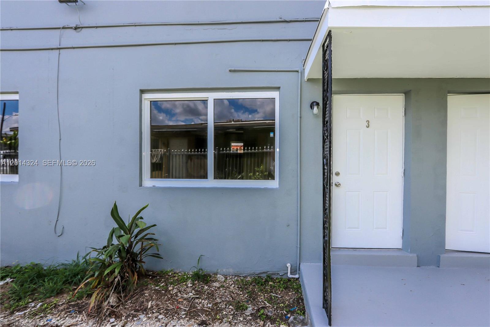 CORAL BAY MANOR - Residential Income