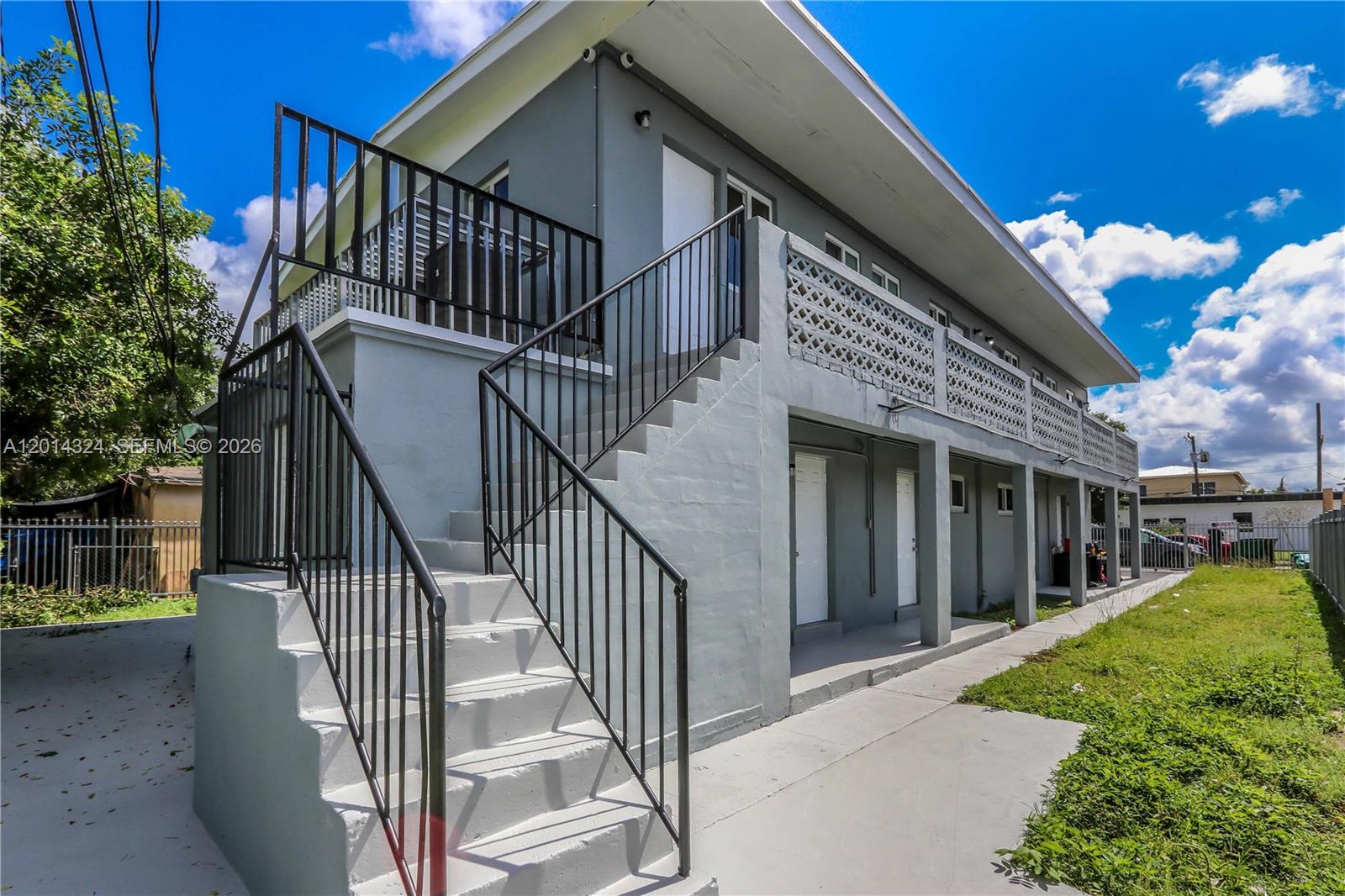 CORAL BAY MANOR - Residential Income