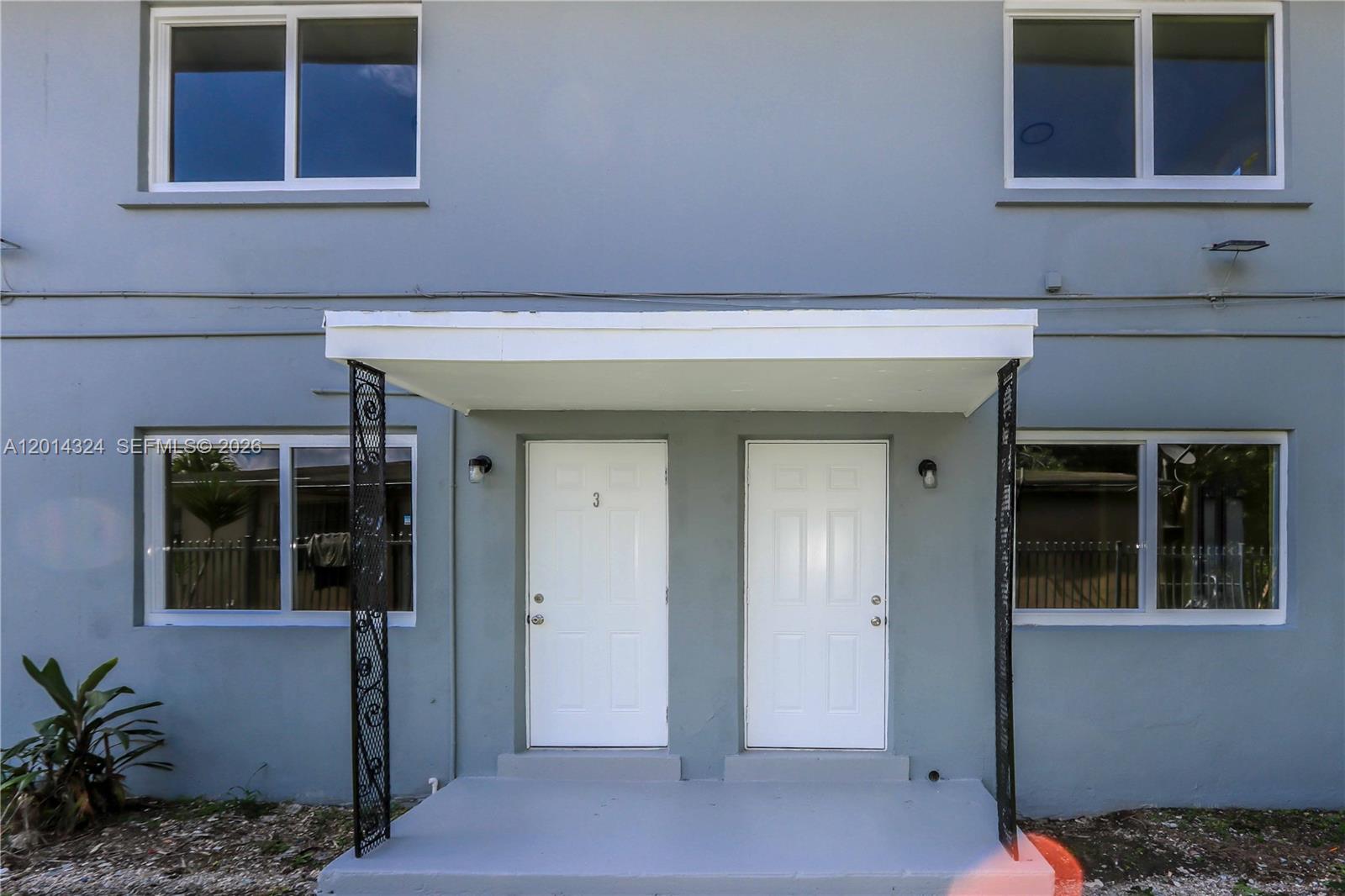 CORAL BAY MANOR - Residential Income