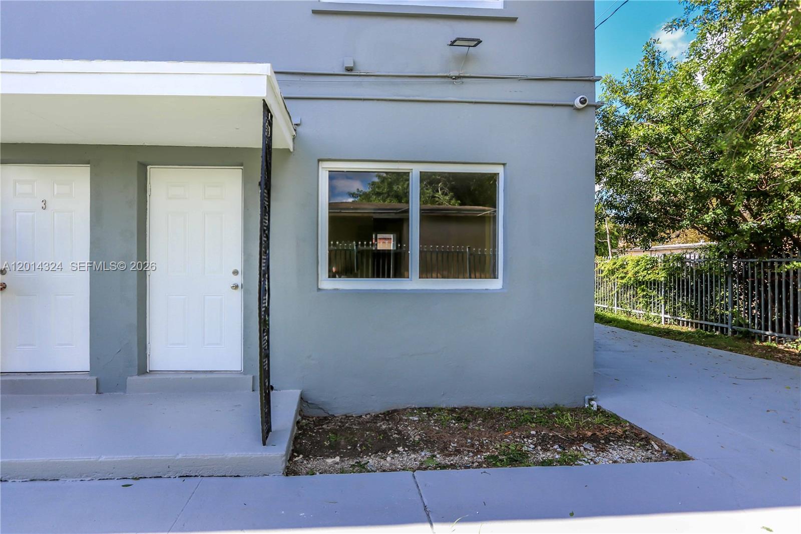 CORAL BAY MANOR - Residential Income