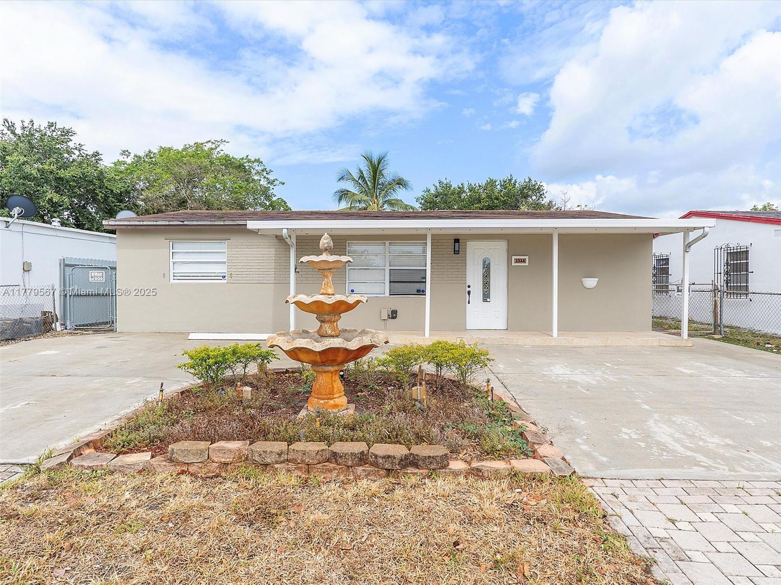 Rental Property at 1321 Sw 33rd Ter, Fort Lauderdale, Broward County, Florida - Bedrooms: 3 
Bathrooms: 2  - $2,800 MO.