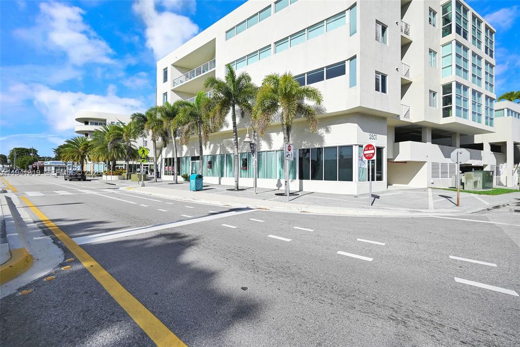 Photo of 2301 Wilton Dr #C5, Wilton Manors, FL 33305 (MLS # A11941319)