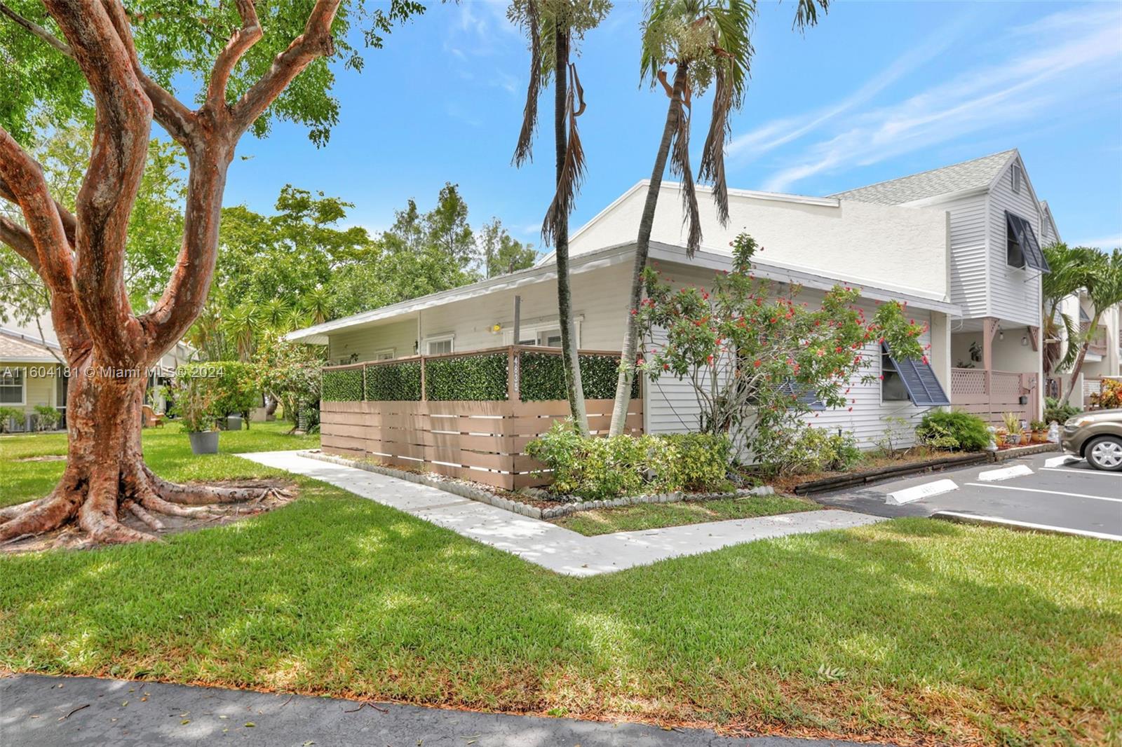 Property for Sale at 4835 S Hemingway Cir Cir, Margate, Broward County, Florida - Bedrooms: 2 
Bathrooms: 2  - $319,900