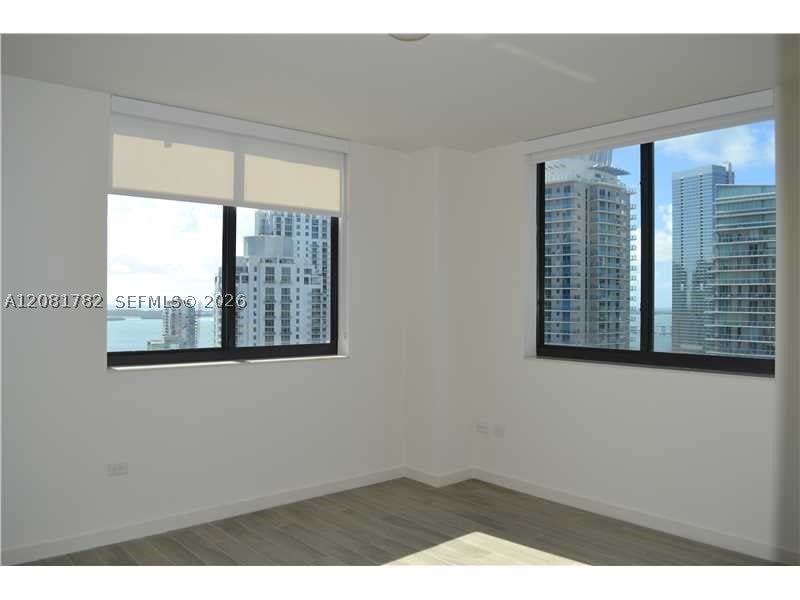 999 SW 1 AV 2503