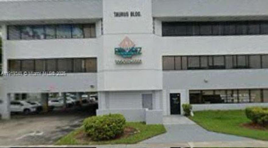 NICE OFFICE SPACE FOR RENT. WATER INCLUDED WITH THE RENT. CALL NOW THIS WONT LAST!