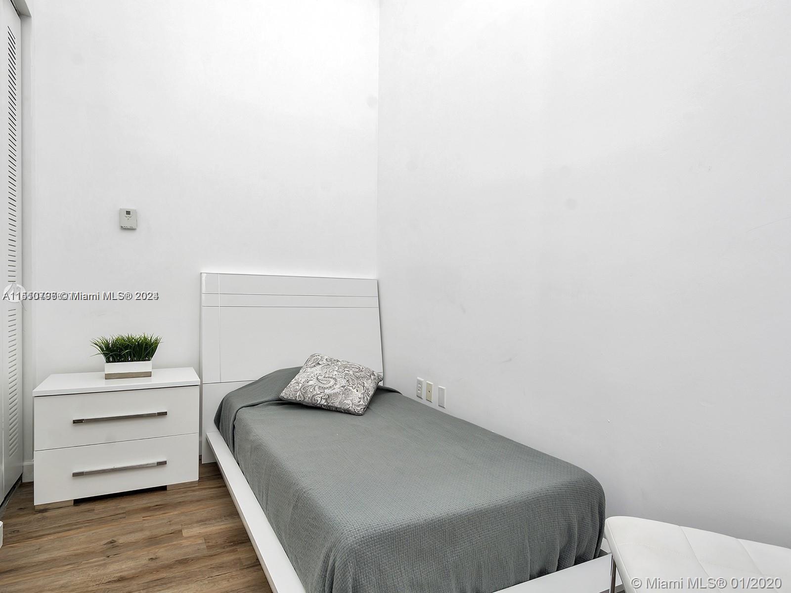 EDGEWATER LOFTS CONDO - Residential Lease