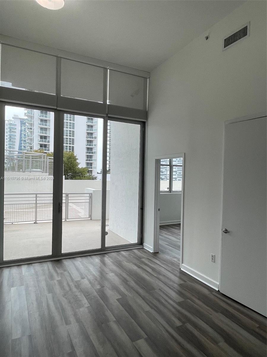 EDGEWATER LOFTS CONDO - Residential Lease