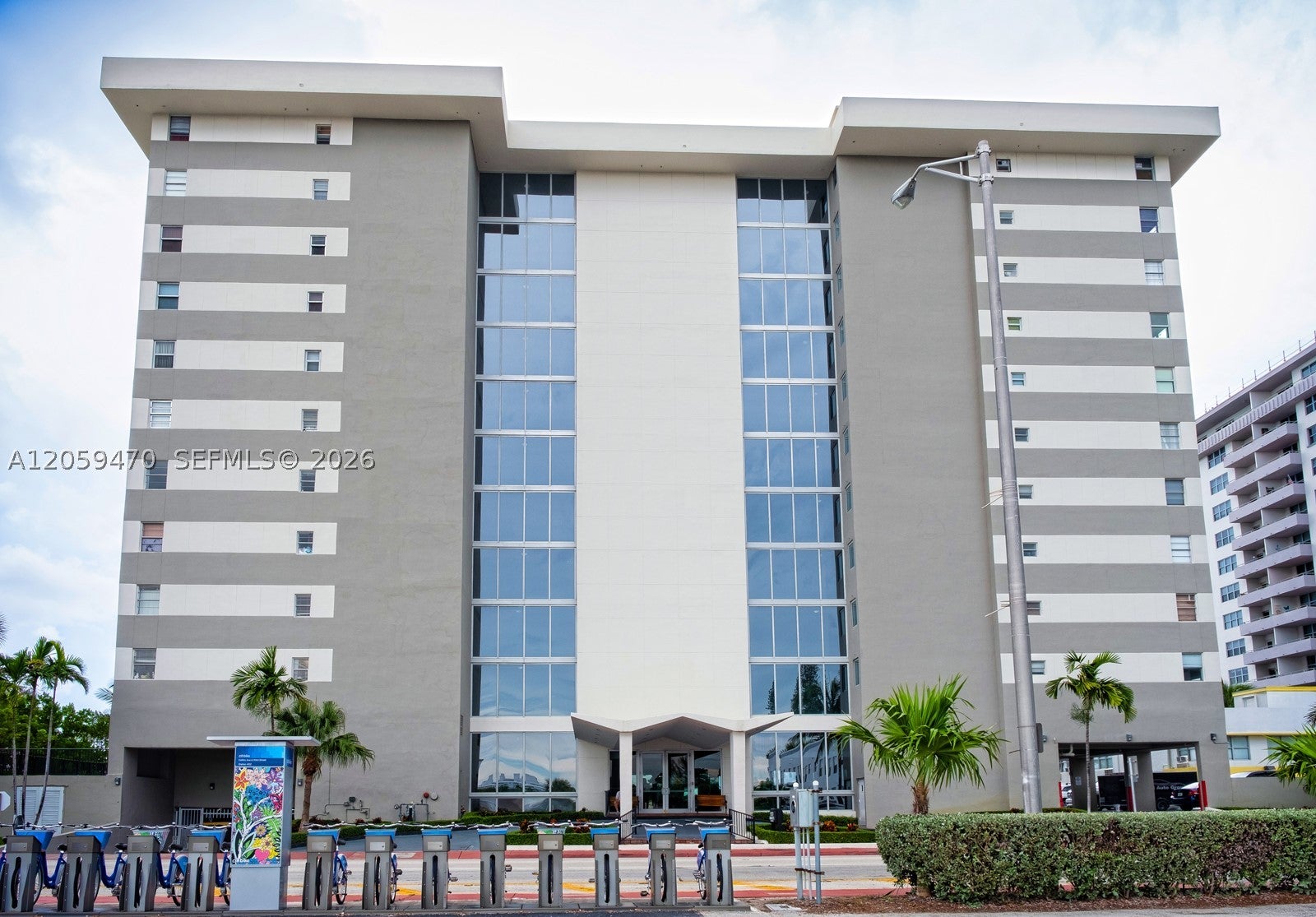 9273 Collins Ave 212