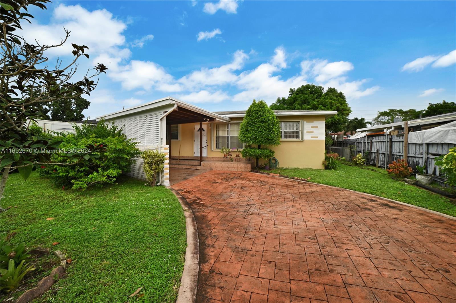 HOLLYWOOD HEIGHTS ESTATES - Residential