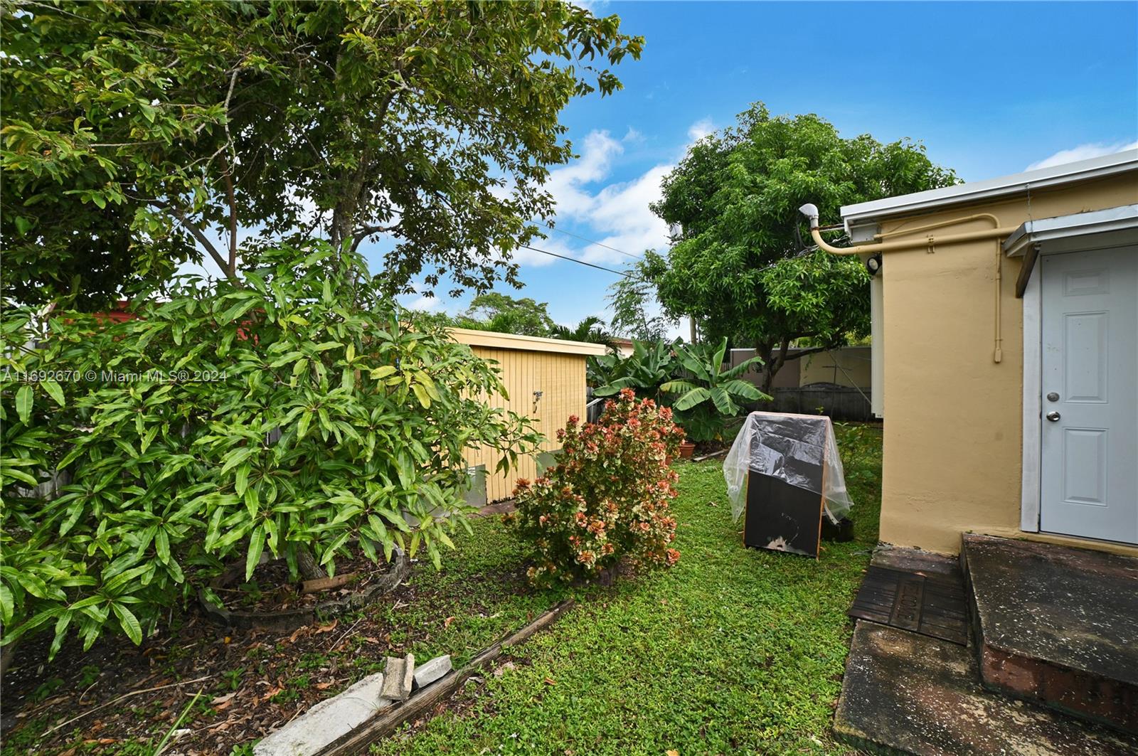 HOLLYWOOD HEIGHTS ESTATES - Residential