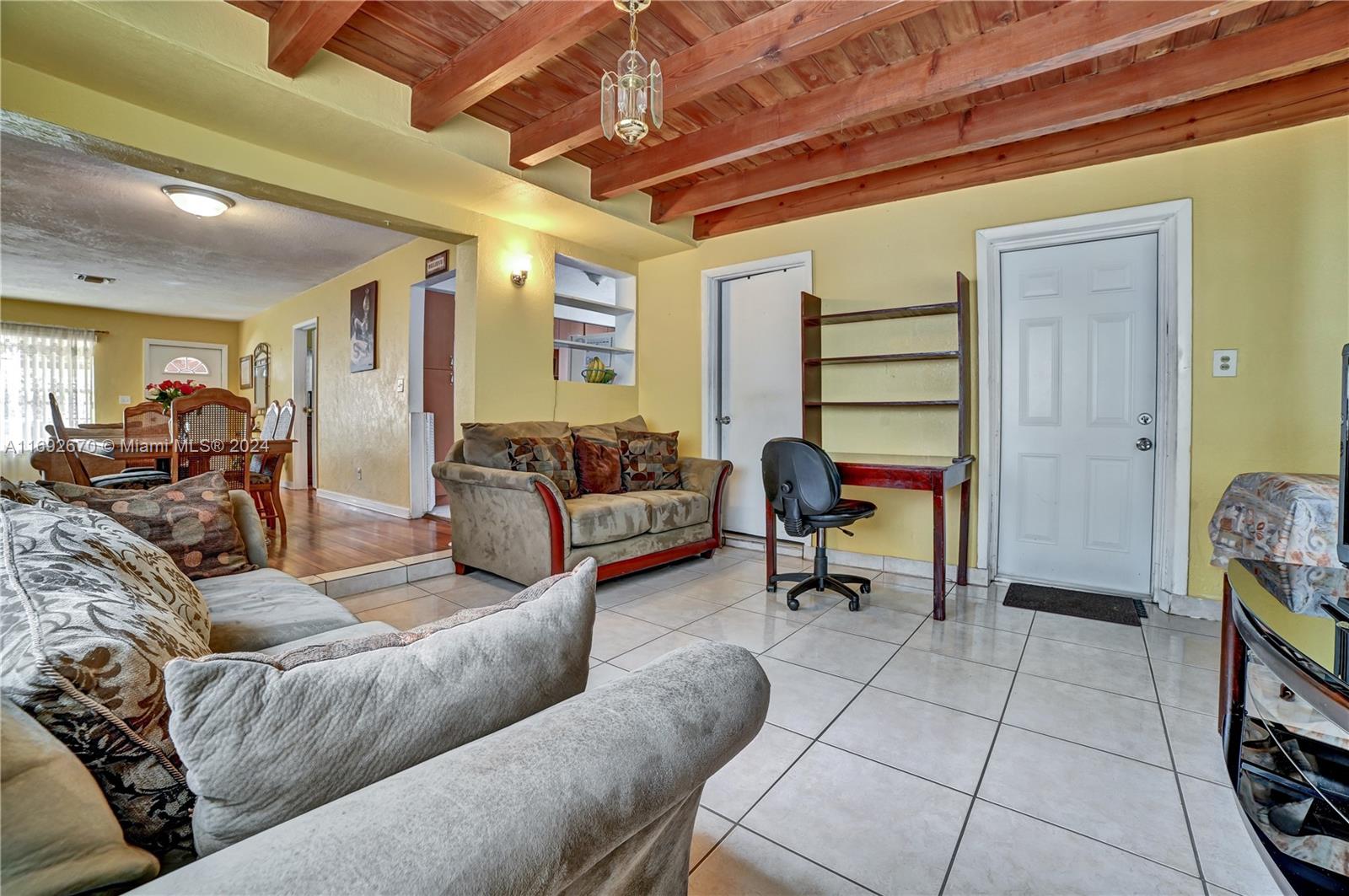 HOLLYWOOD HEIGHTS ESTATES - Residential