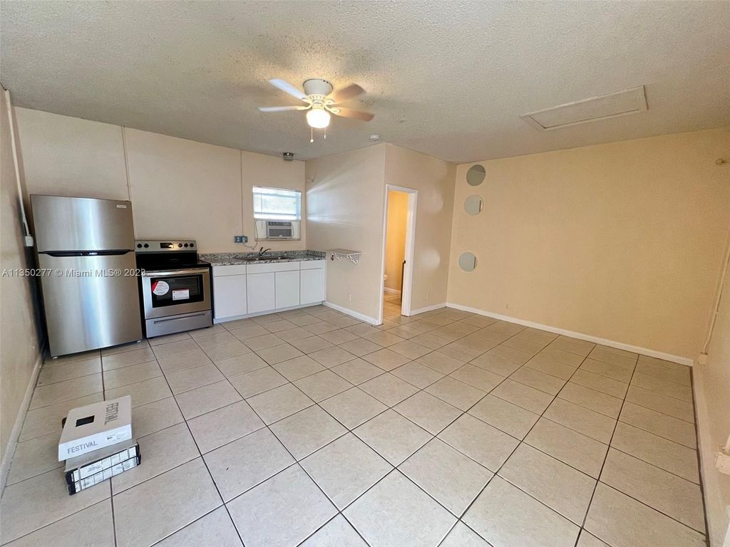 Photo of 1015 SW 4th Ave #C, Fort Lauderdale, FL 33315 (MLS # A11350277)