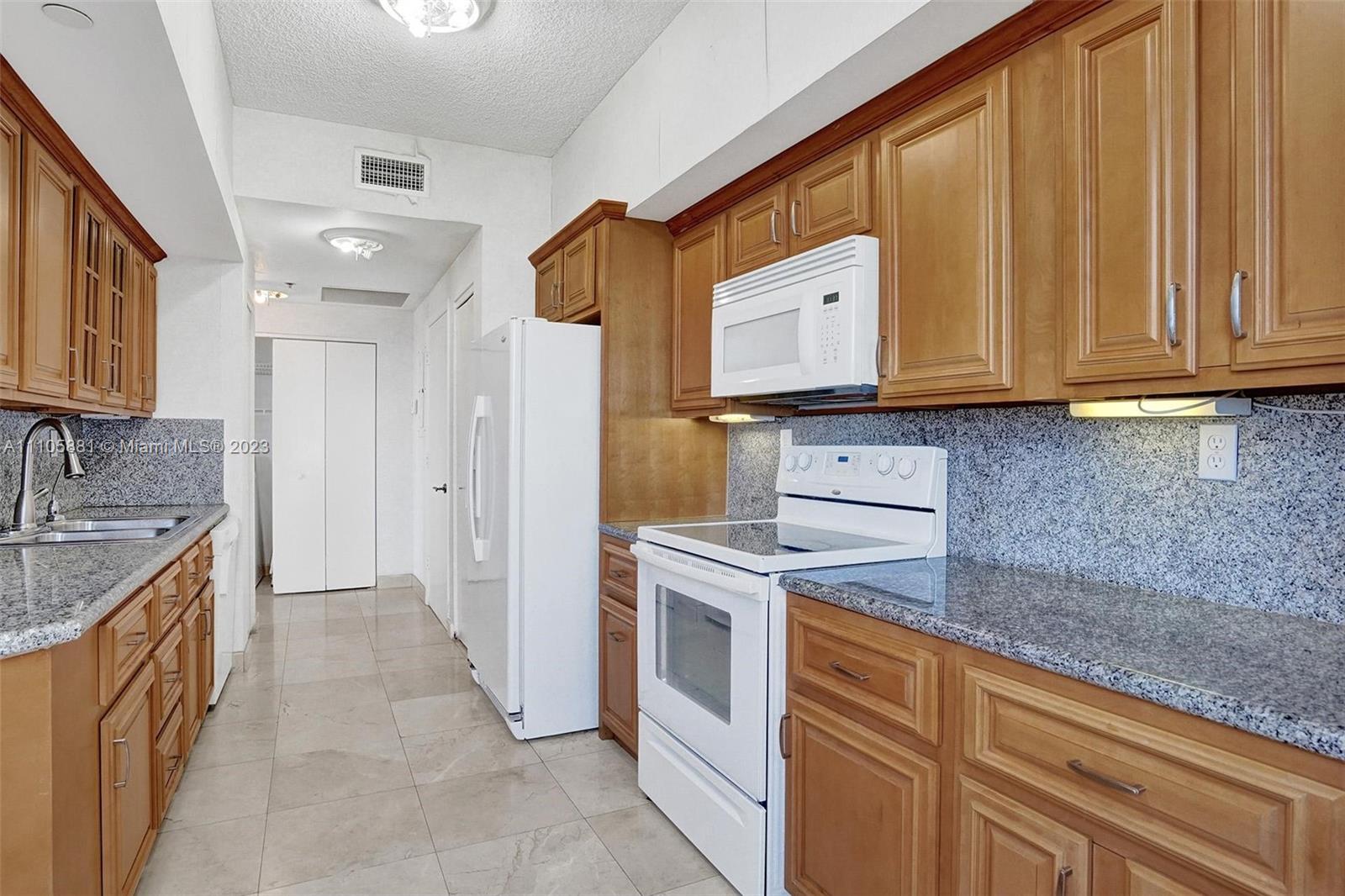 LA TOUR CONDO - Residential