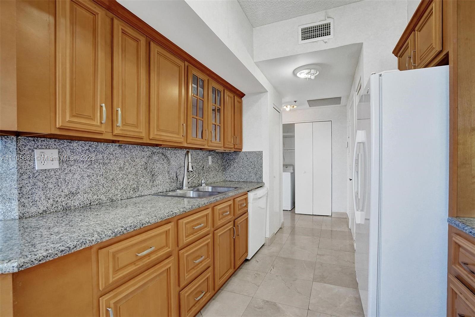 LA TOUR CONDO - Residential