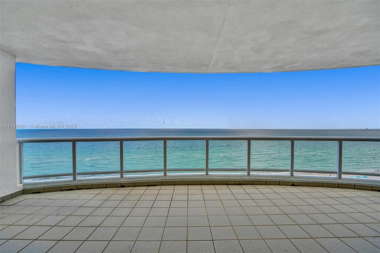 LA TOUR CONDO - Residential