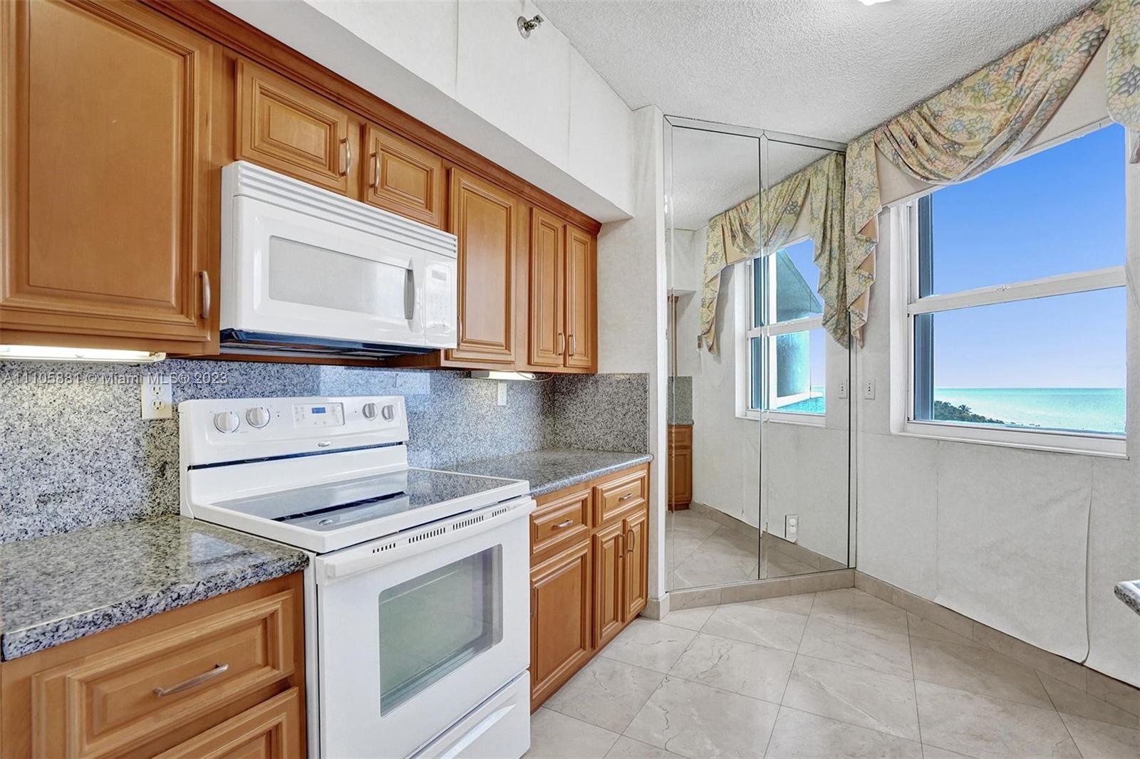 LA TOUR CONDO - Residential