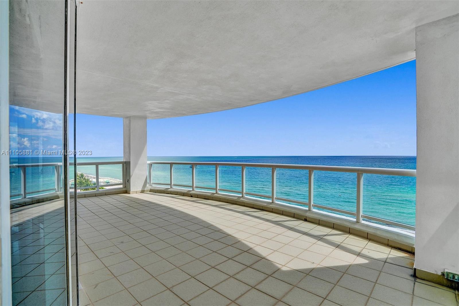 LA TOUR CONDO - Residential