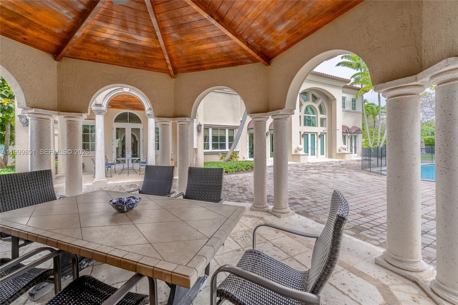 TOWN & RANCH ESTATES - Residential